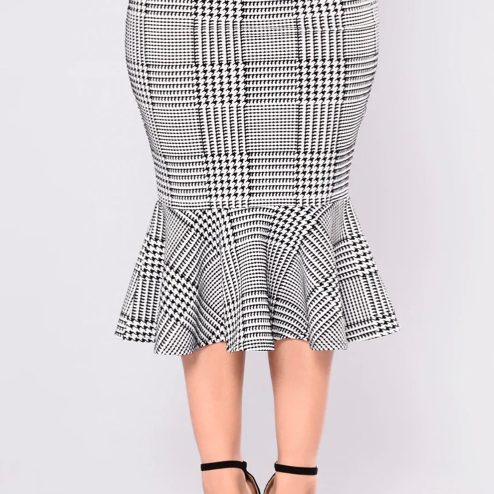 Pleated MIDI Skirt